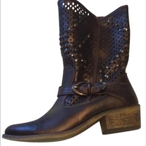 Bare Traps Pasadina bronze laser cut boots booties
